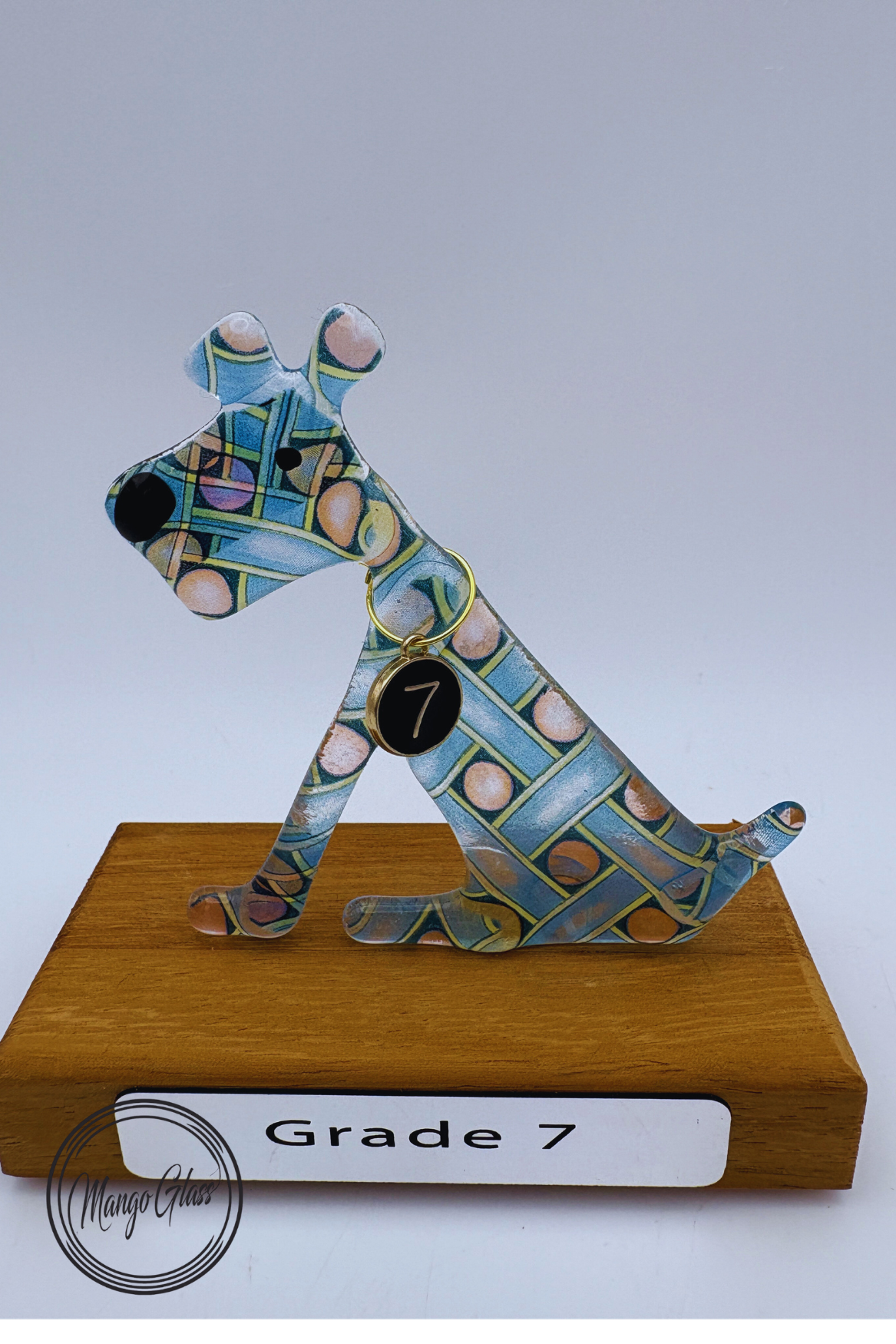Grade 7 Sitting Dog in Wicker Glass